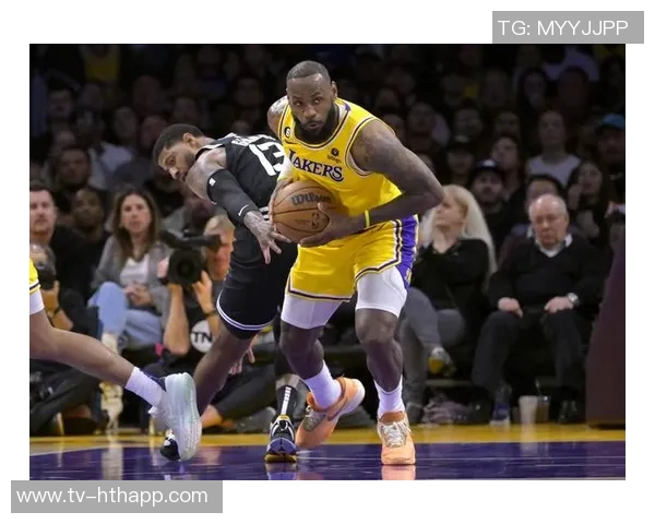 小尼克史密斯回顾湖人媒体日盛况与黄蜂时的鲜明对比