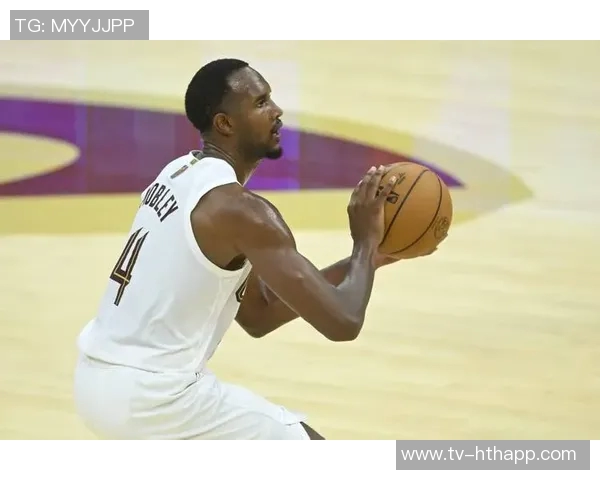 米切尔盛赞49号秀普罗克特成熟度与默契感逐渐提升