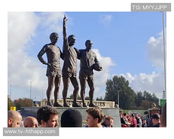 曼联深情追忆贝斯特与比尔福克斯的传奇人生与永恒影响 曼联深情追忆贝斯特与比尔福克斯的传奇人生与永恒影响